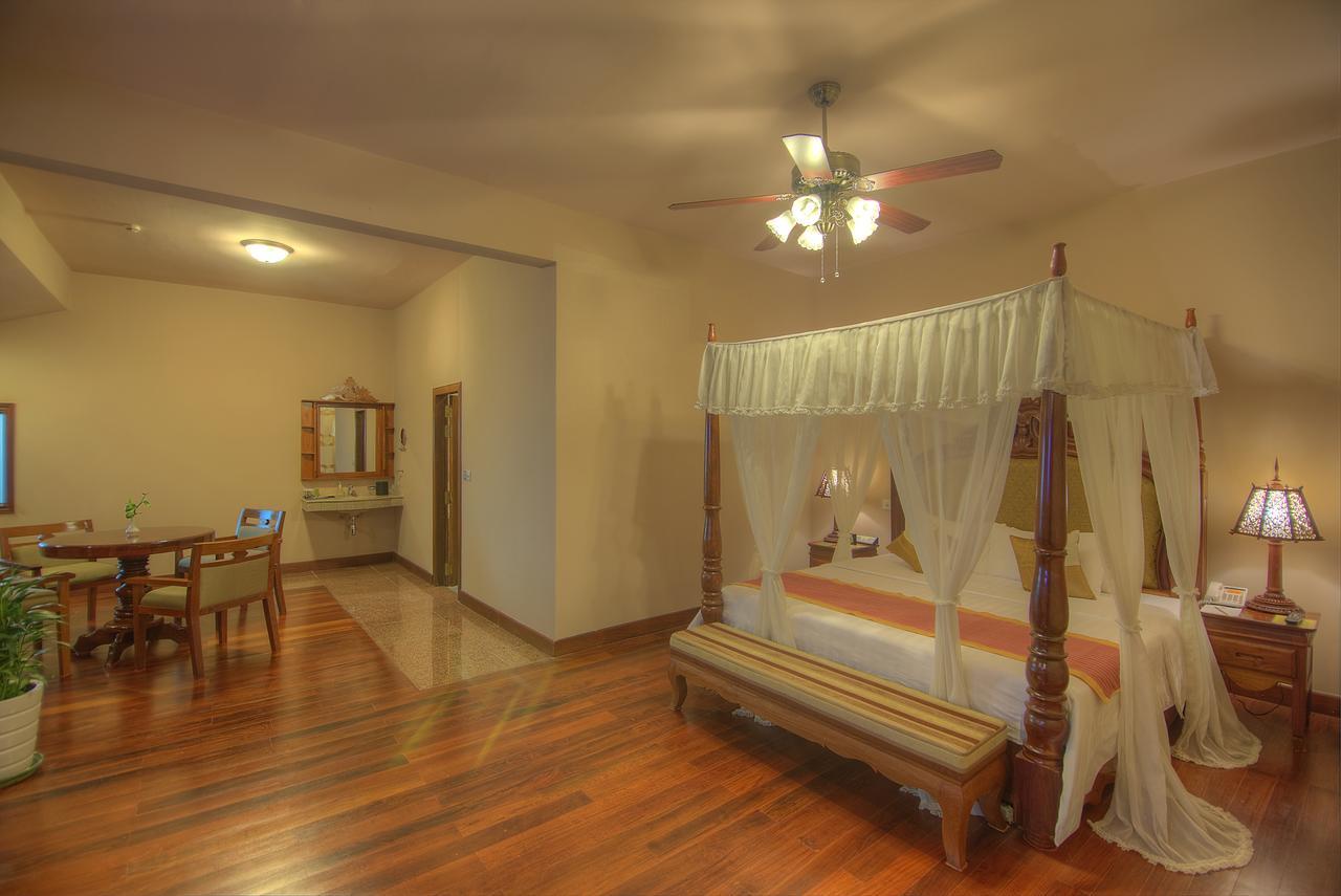 Bayon Era Hotel Siem Reap Exterior foto